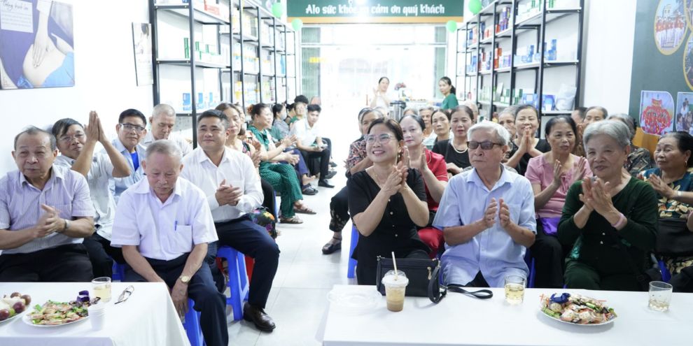 Cua-hang-suc-khoe-tuoi-vang-gia-lam-mung-sinh-nhat-1-tuoi--2-.jpg